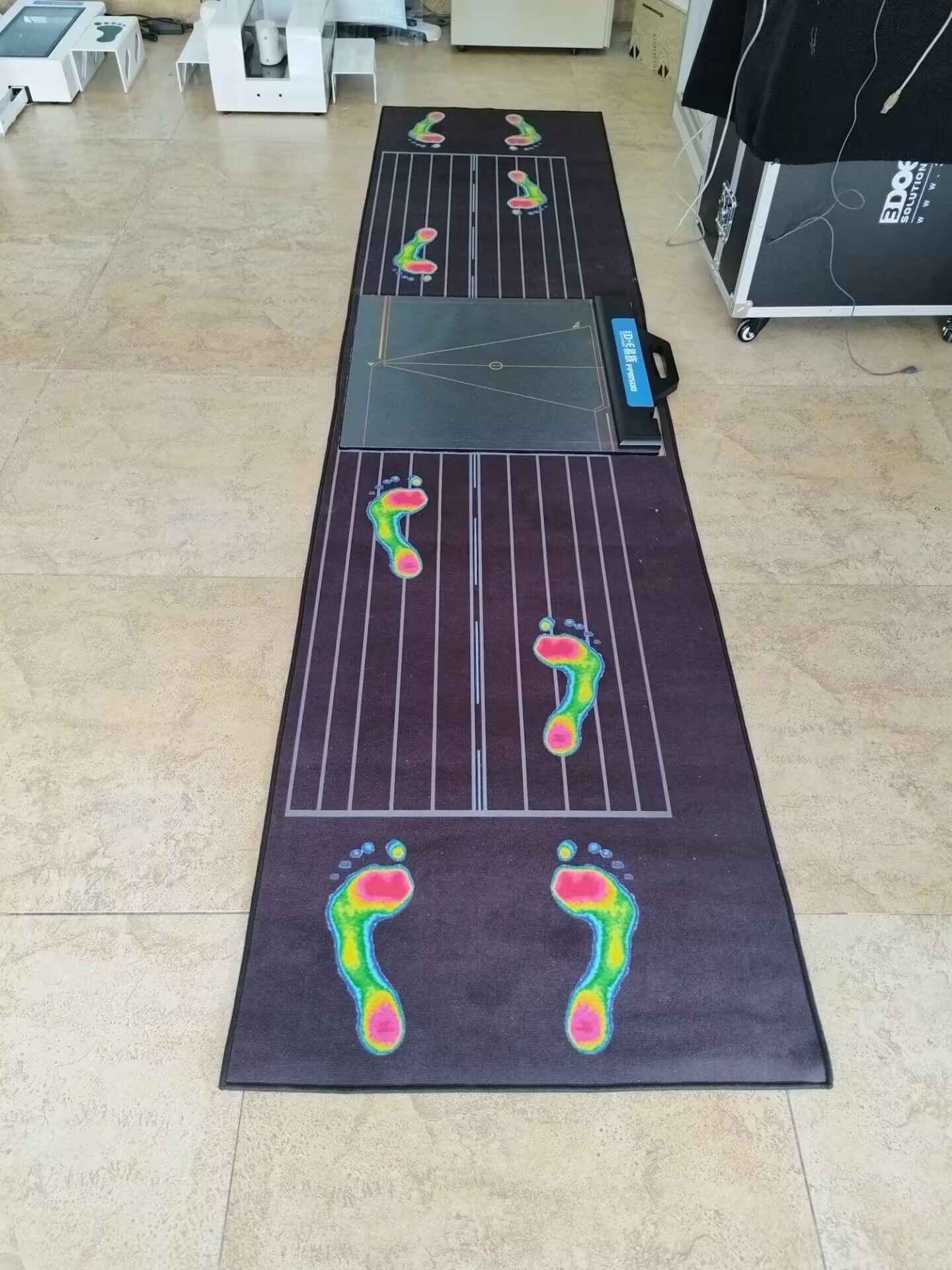 步态分析仪.jpg 步态分析仪.jpg